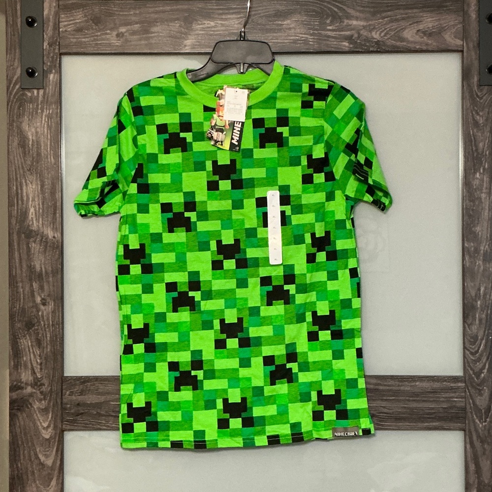 Green Pixel Pattern T-Shirt